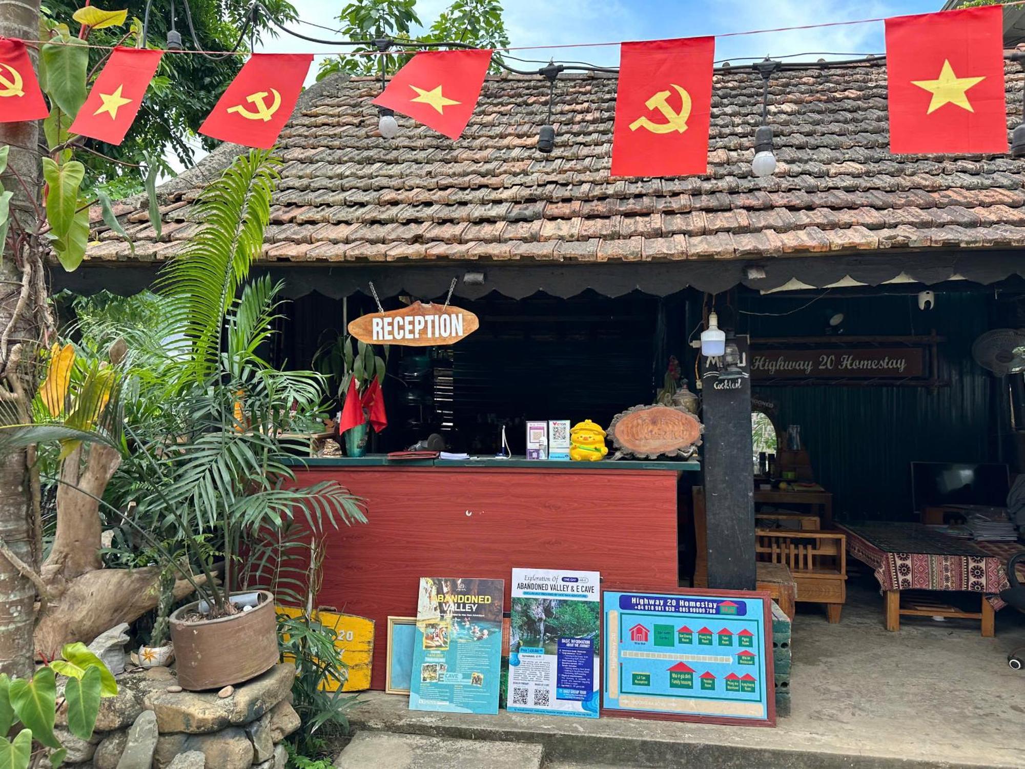 Highway 20 Homestay Фонг Нха Екстериор снимка