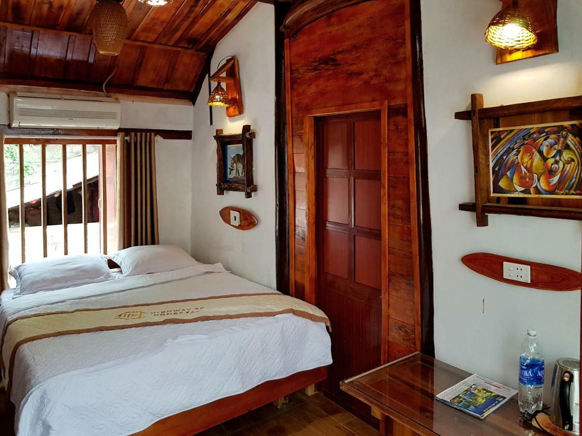 Highway 20 Homestay Фонг Нха Екстериор снимка